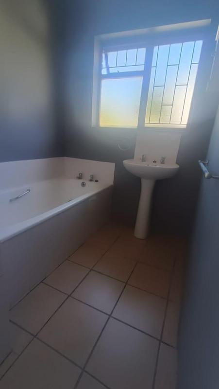 To Let 2 Bedroom Property for Rent in Grahamstown Eastern Cape